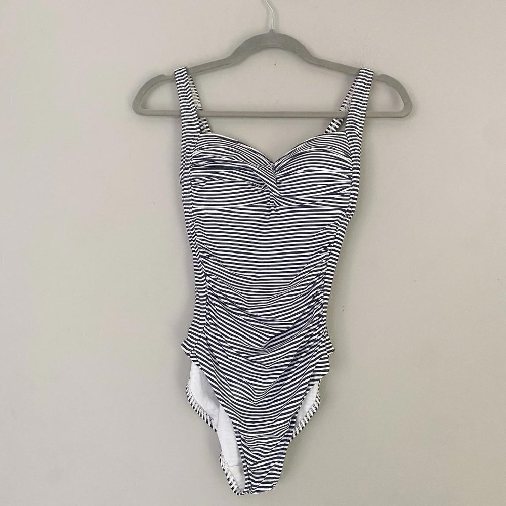 Bond-eye black and white one piece swimsuit